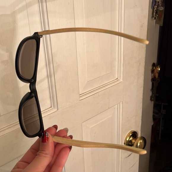 Worn once Eco sunglasses - Picture 5 of 5